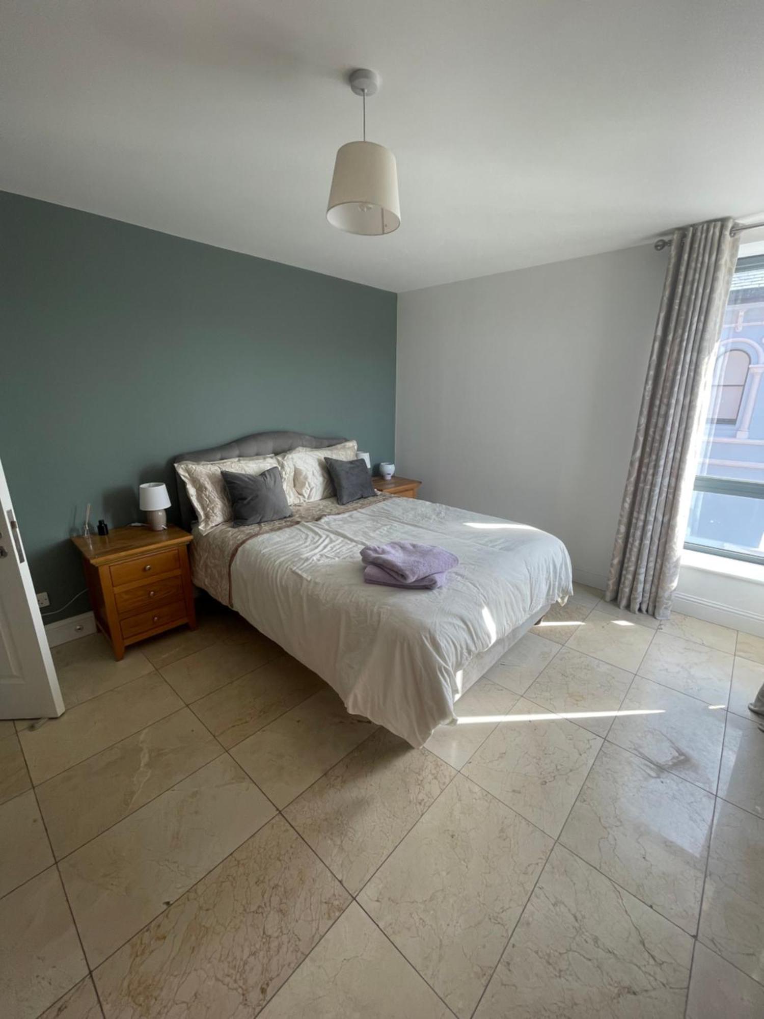 Fabulous And Sunny 2 Bed Apartment, In City Centre Cork Exterior photo