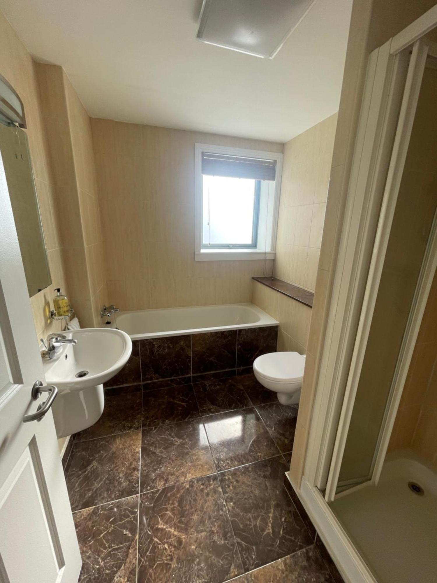 Fabulous And Sunny 2 Bed Apartment, In City Centre Cork Exterior photo